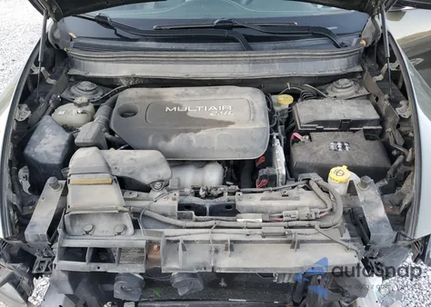 2014 Jeep Cherokee Latitude z USA, uszkodzony, nr VIN 1C4PJMCB2EW299916